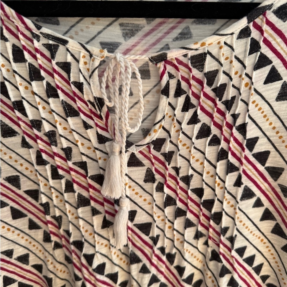 Lucky Brand Tribal Rhythm Top β Size L
Boho β’ Fall Ready β’ Excellent Condition - Picture 4 of 8